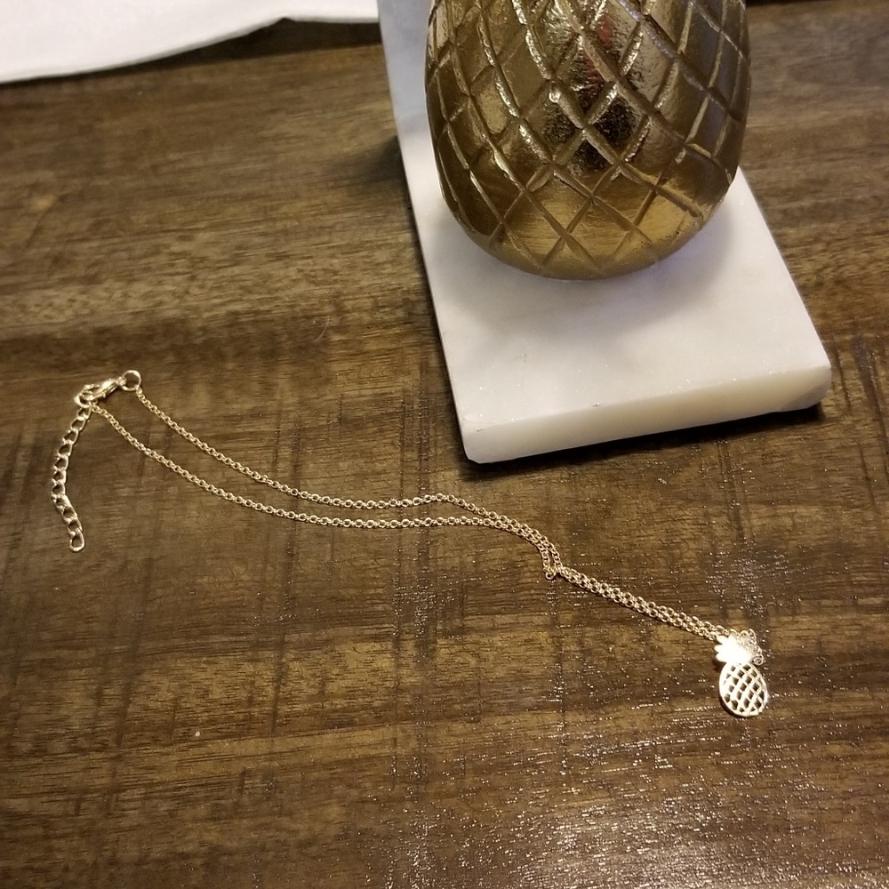🍍 Gold Pineapple Jewelry 🍍 - Picture 4 of 5